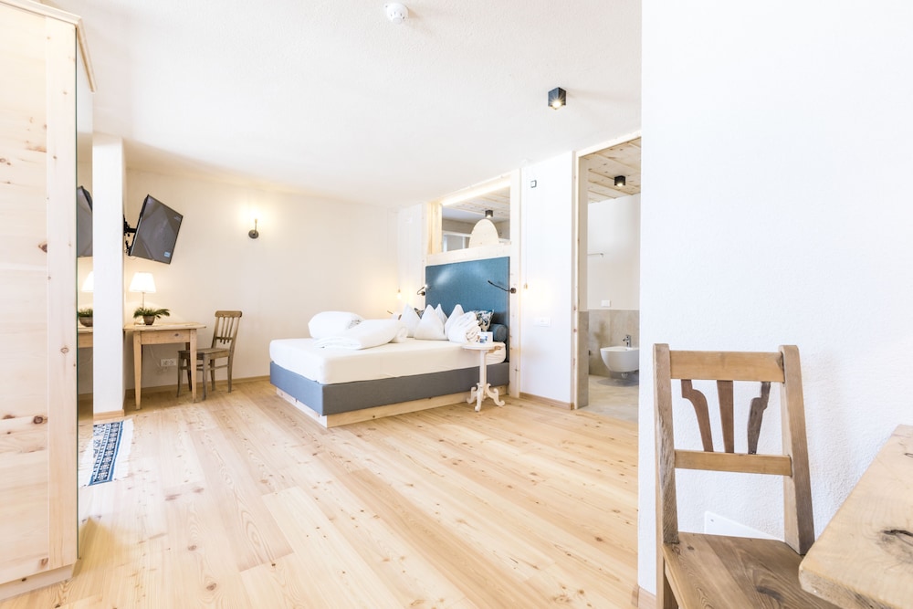 Comfort Suite, 1 Bedroom, Sauna, Mountain View photo 2