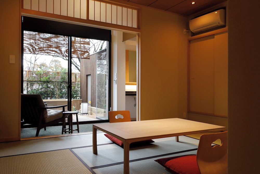 Deluxe Twin Room with Tatami Area and Open-Air Bath - Non-Smoking