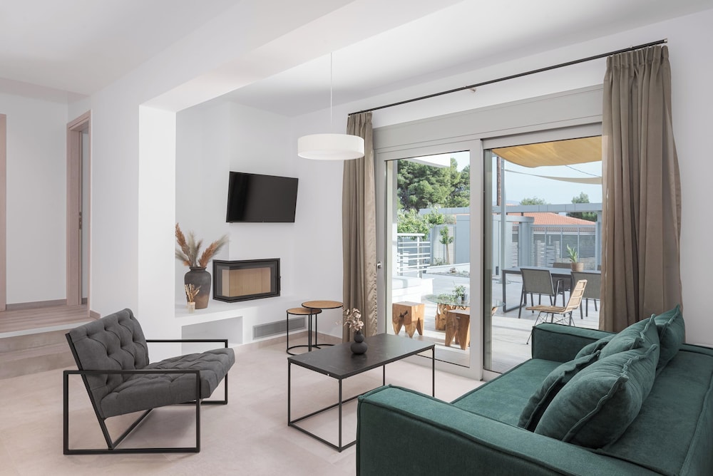 Premium House photo 1