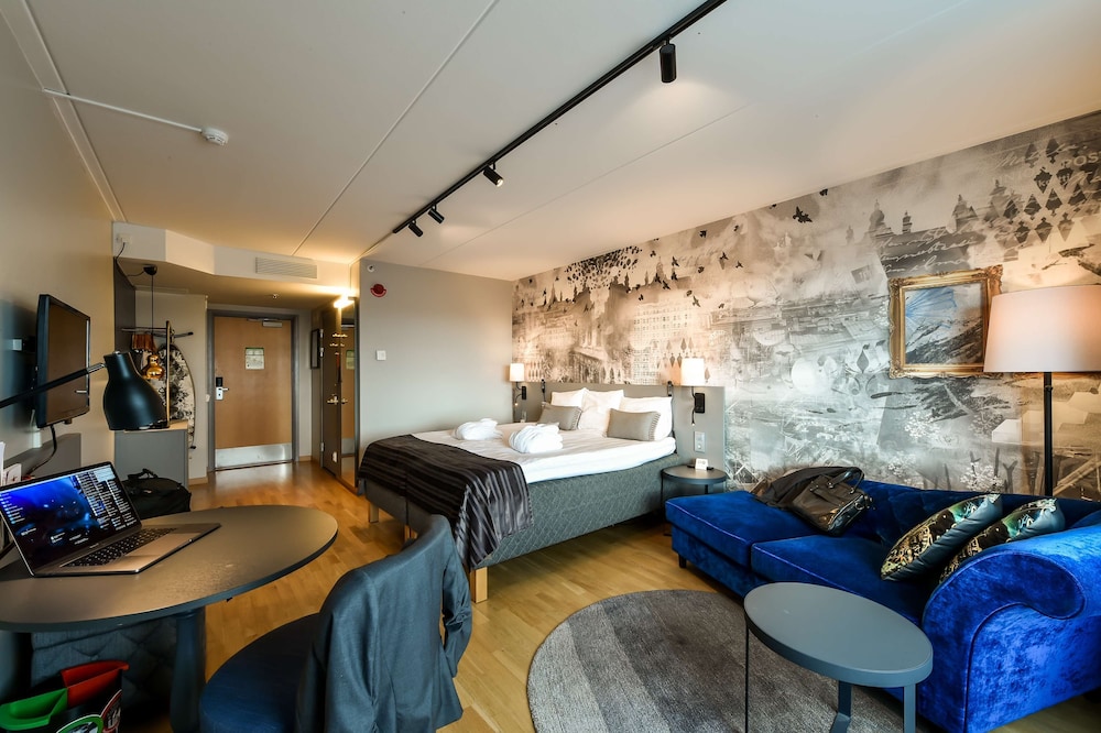 Superior Room, 1 King Bed - Photo 8