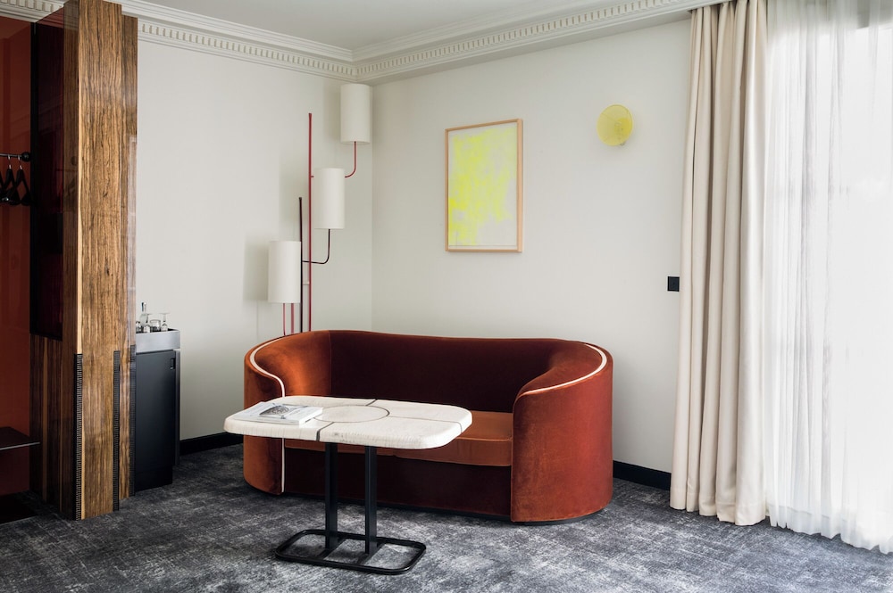 Chambre Deluxe (Balcony upon availability) Chambre Deluxe (Balcony upon availability)