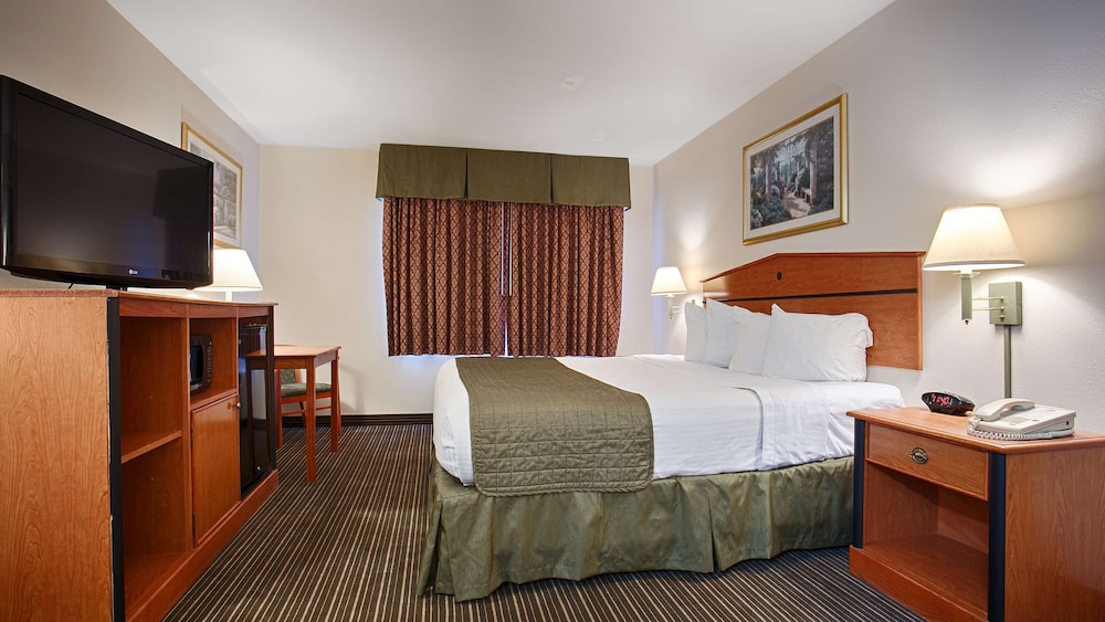 Standard Room, 1 Queen Bed, Accessible, Non Smoking