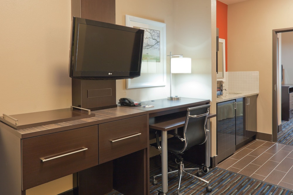 Suite, 2 Queen Beds - Photo 2