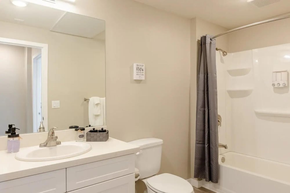 Minimalist Apt w Private Balcony Gym Sky Lounge, Billede 37