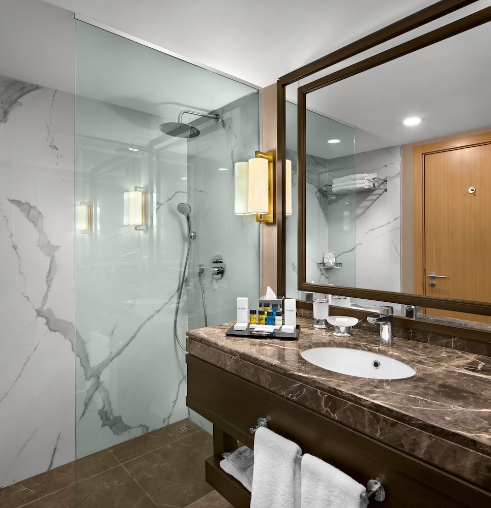Deluxe Room, Partial Sea View