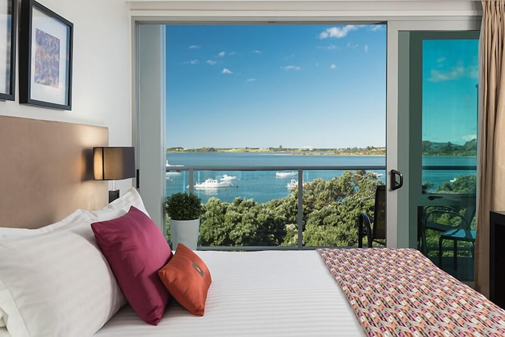 Superior King Room (Harbour View room)