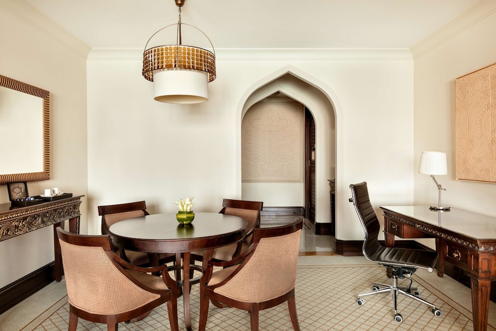 Executive Suite — photo 3