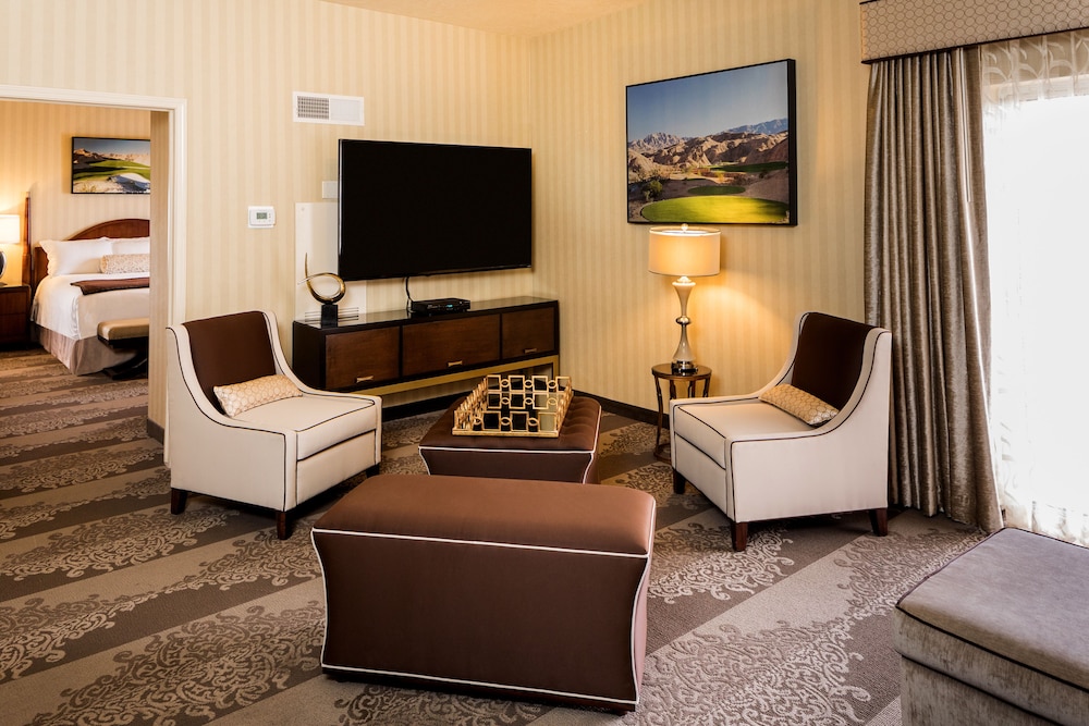 Paramount Suite - Photo 3