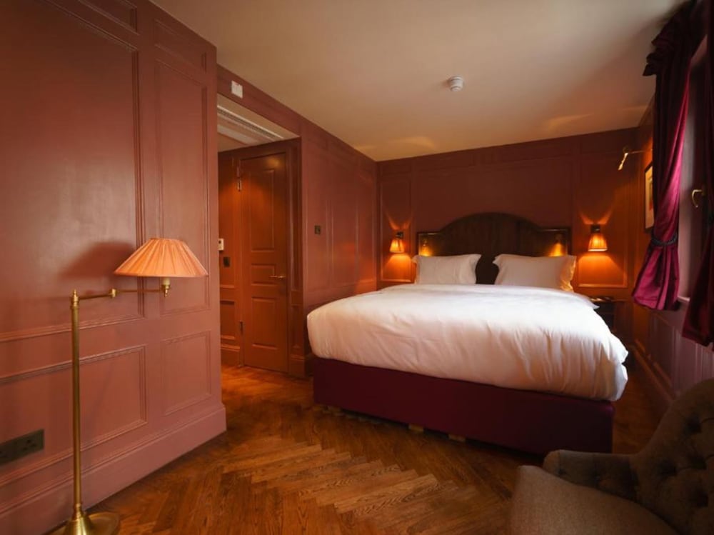 Design Studio Suite, 1 King Bed, Kitchenette (Annex, 70 m away) photo 1