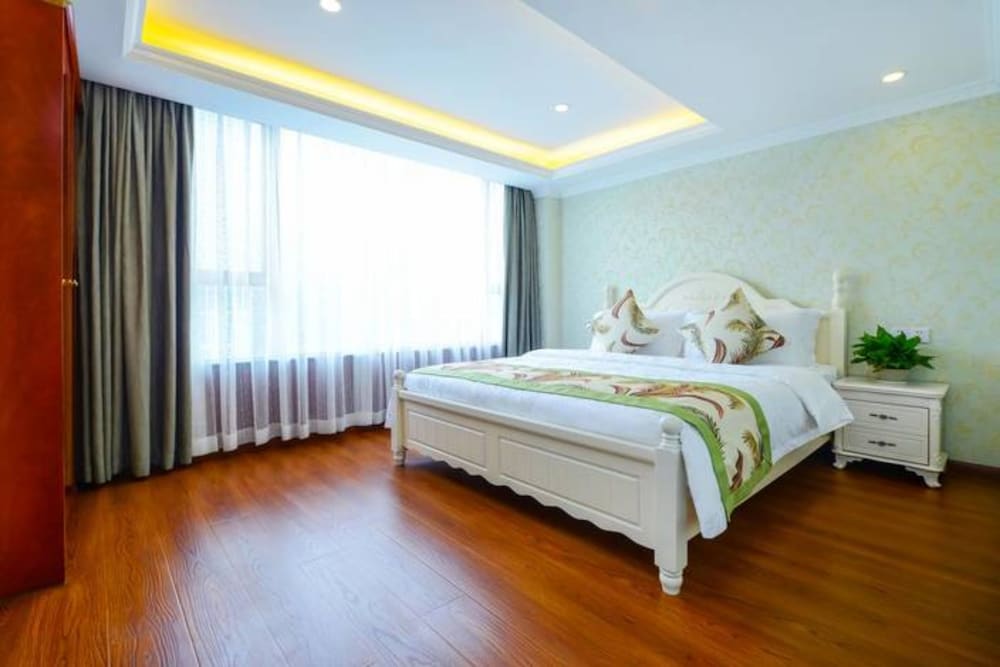 Deluxe Suite, 1 Queen Bed, River View photo 1