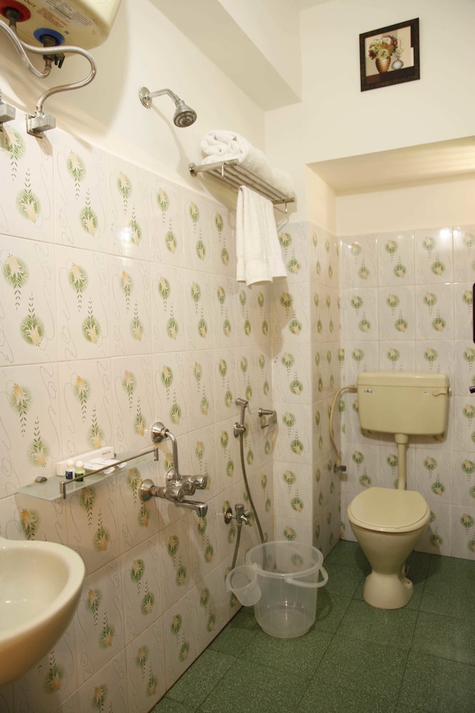 Standard Double Room, 1 King Bed, Smoking, City View photo 2