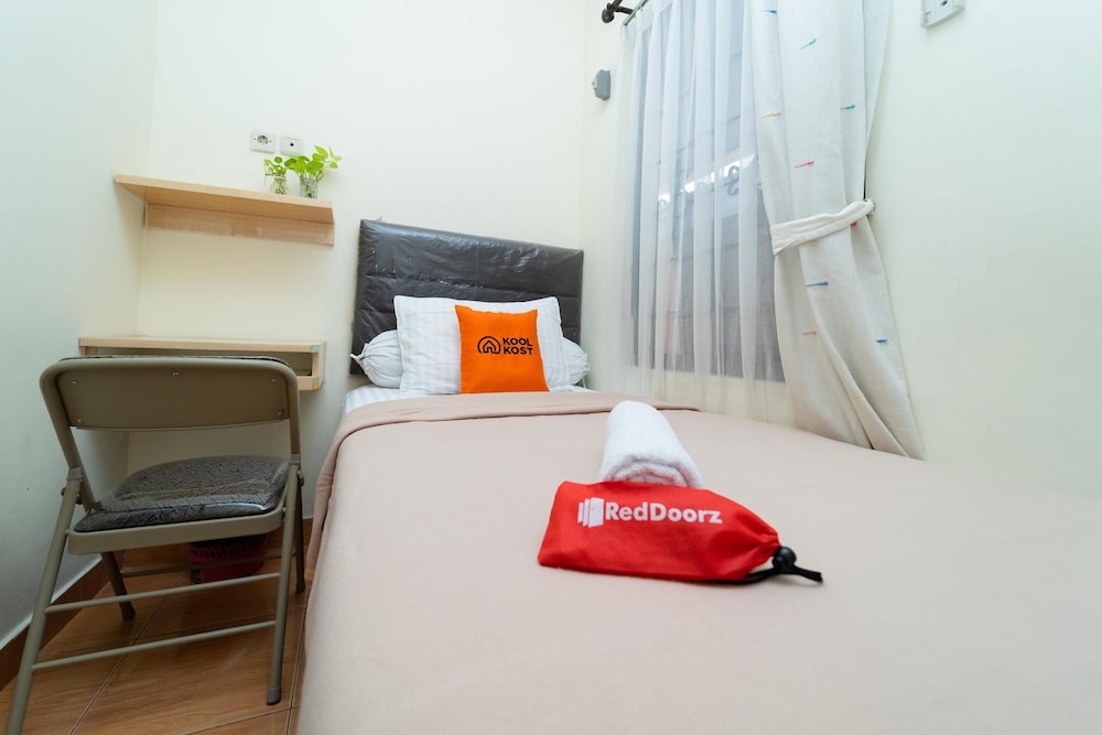 Single Room (Reddoorz)