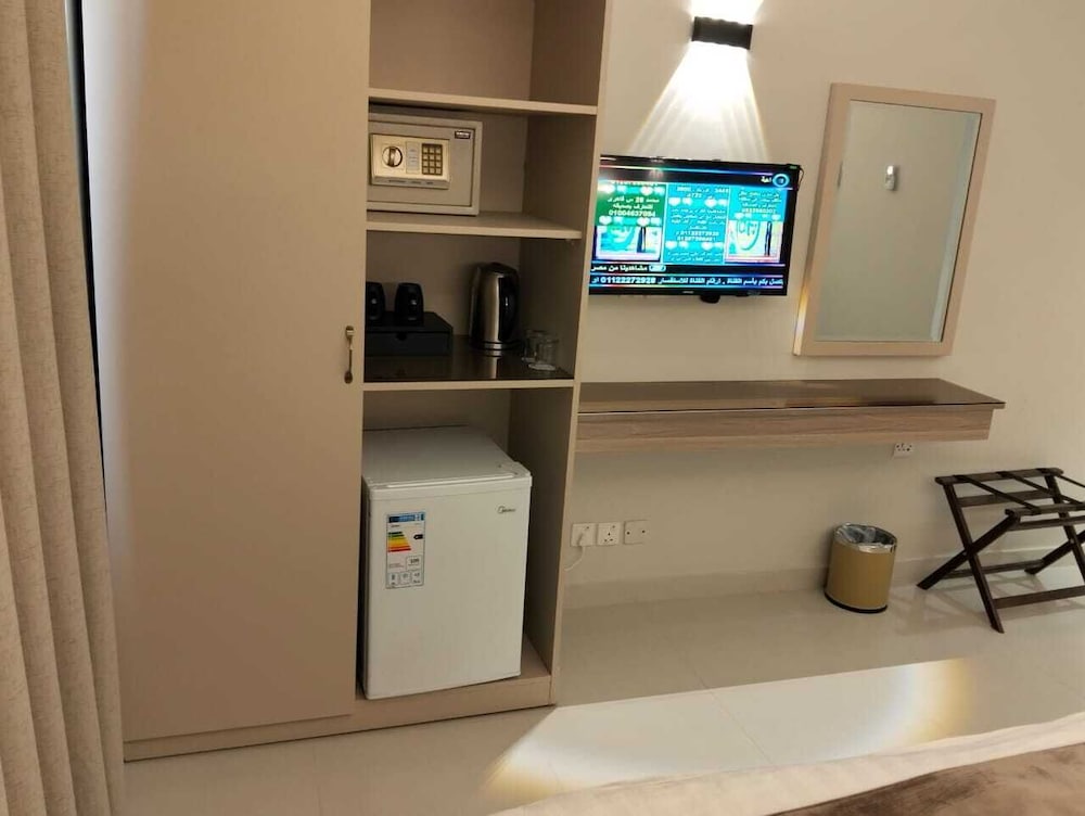 Deluxe Triple Room - Photo 7
