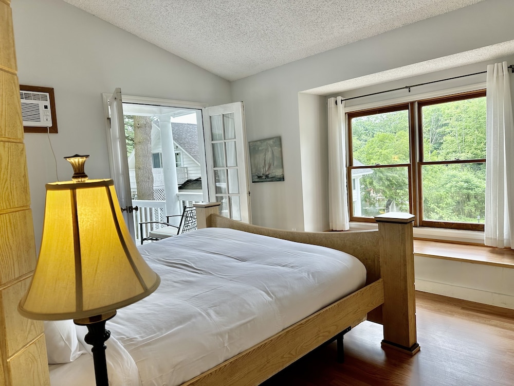 Townhome, 2 Bedrooms, Lake View photo 1