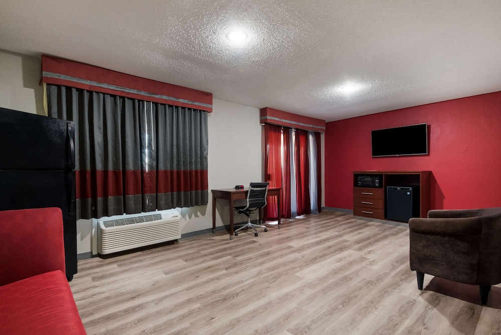 Suite, 1 King Bed, Non Smoking (with Sofabed) - Photo 6