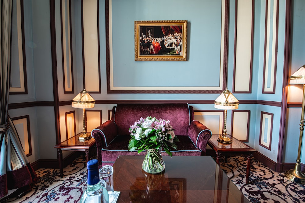 Junior Suite, 1 King Bed, Accessible (Opera View) - Photo 3