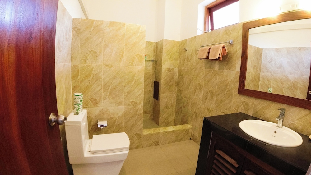 Standard Double Room - Photo 9
