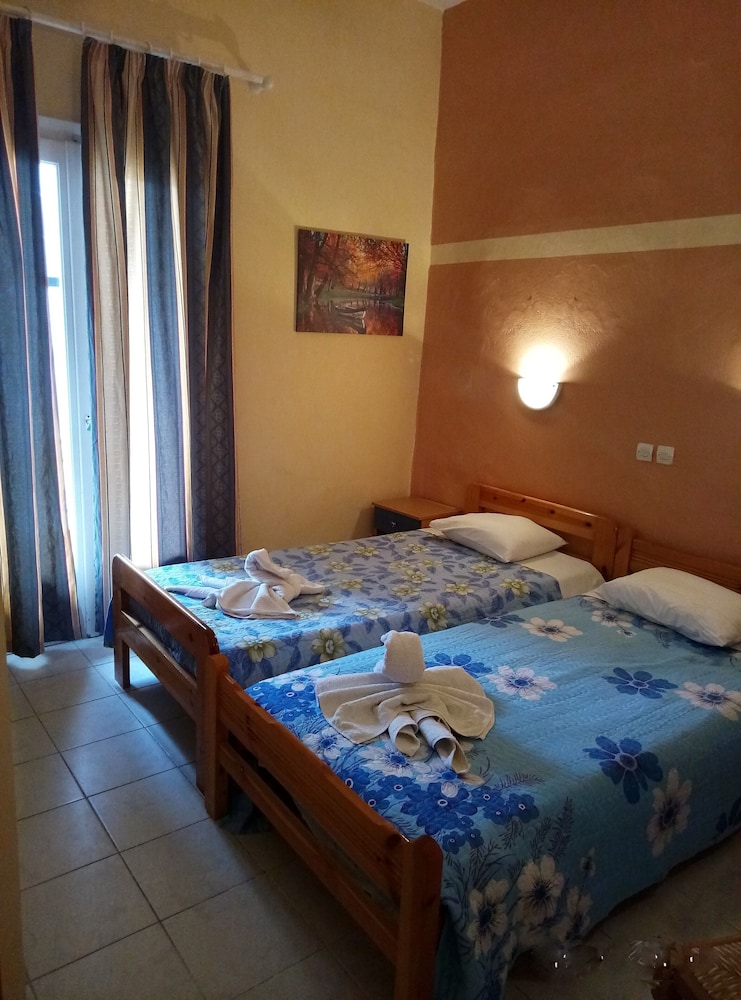 Basic Double Room photo 2
