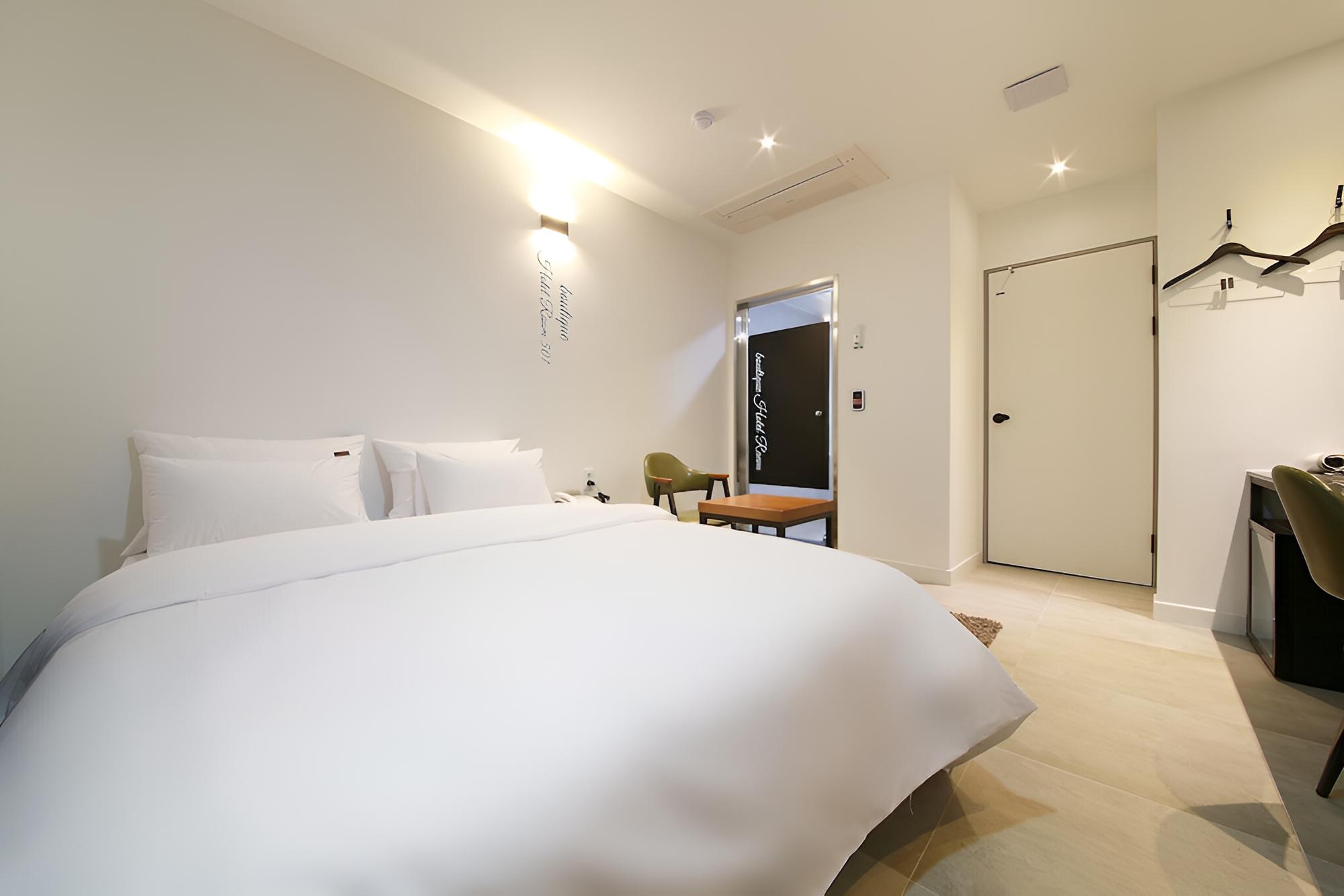 Room (Semi-private room (randomly assigned ) photo 2