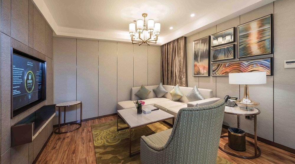 Junior Suite, 1 Bedroom - Photo 5