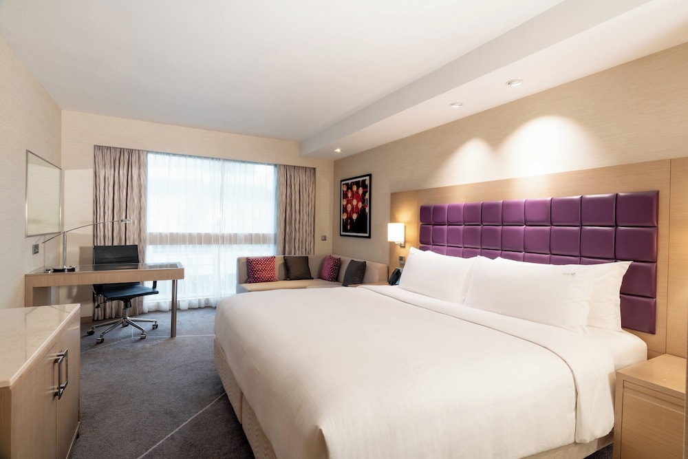 Premium Room, 1 King Bed, Business Lounge Access (High Floor)