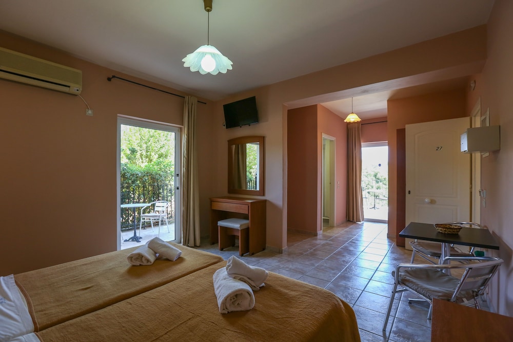 Triple Room, Sea View photo 3