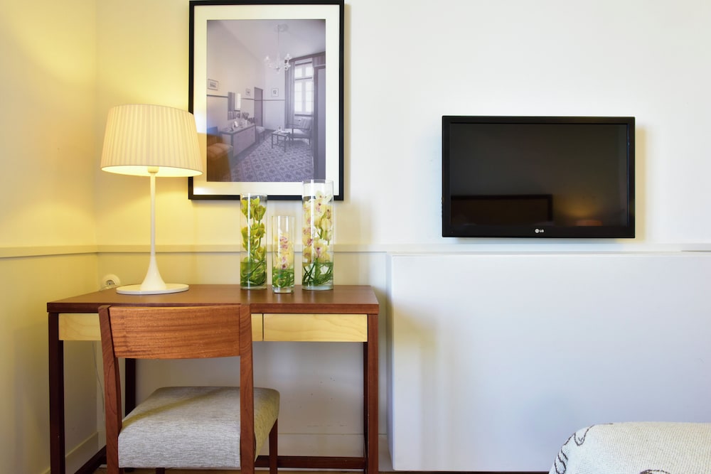 Standard Double or Twin Room - Photo 3