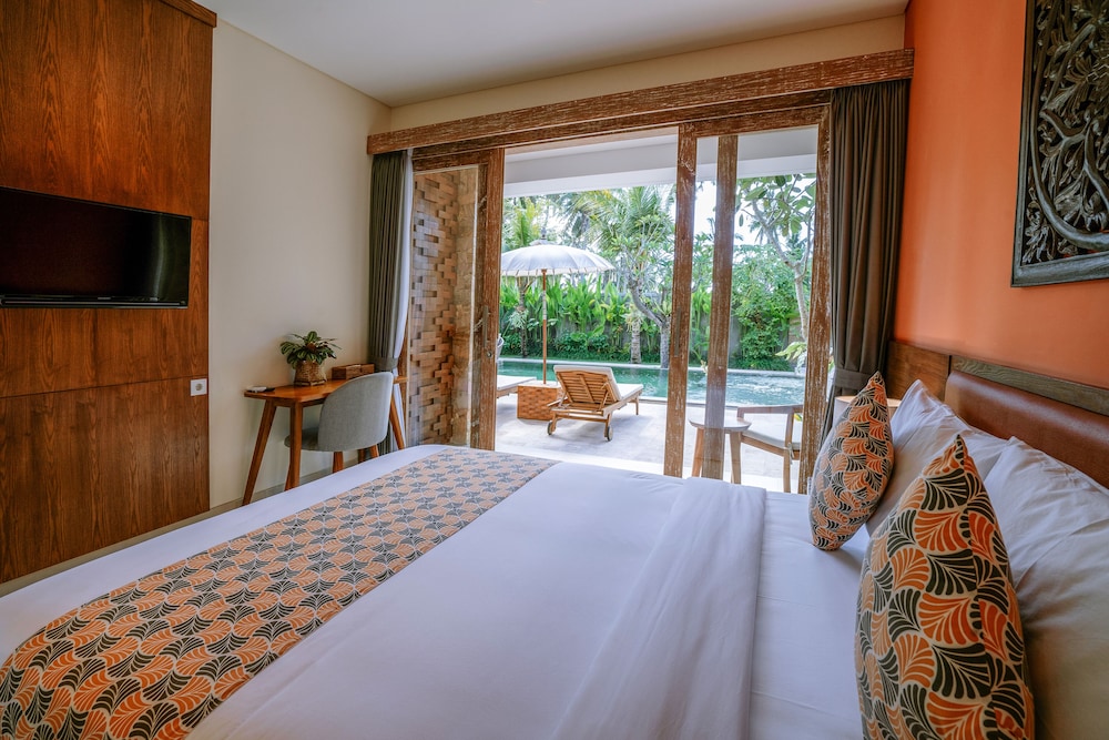 Deluxe Room, Pool View - Photo 1