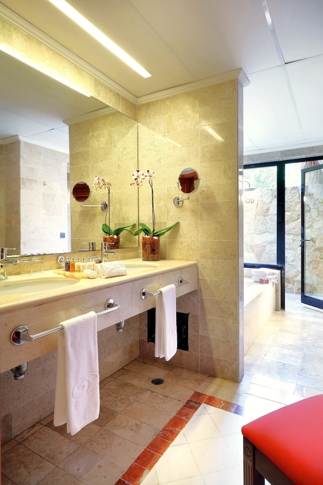 Romance Villa Suite Poolside - Photo 3