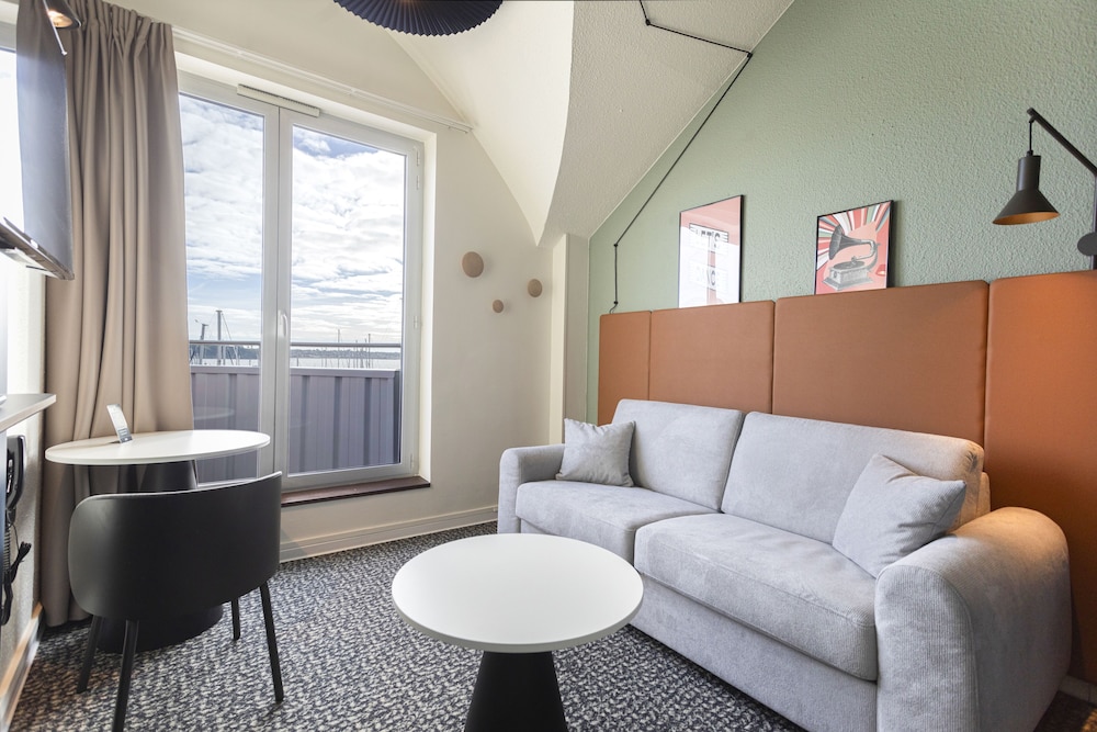 Superior Room, 1 Double Bed with Sofa bed - Photo 1