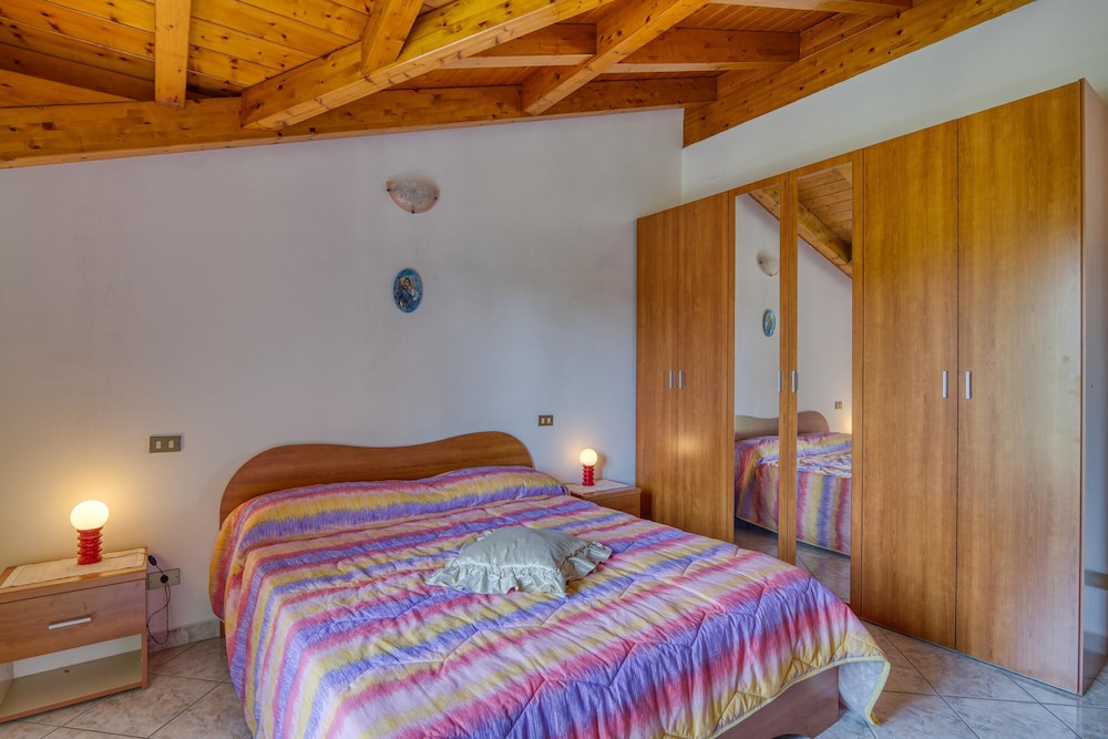 Family Apartment, Multiple Bedrooms (Casa Maddalena Private Beach) photo 3