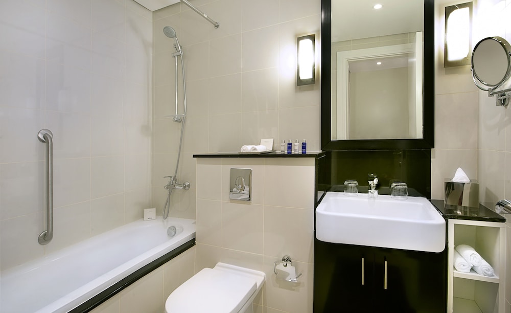 Suite, 3 Bedrooms (Downtown view)