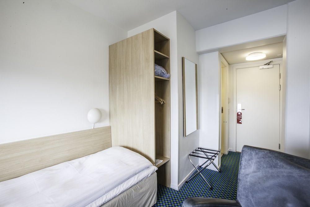 Small Single / Budget Room
