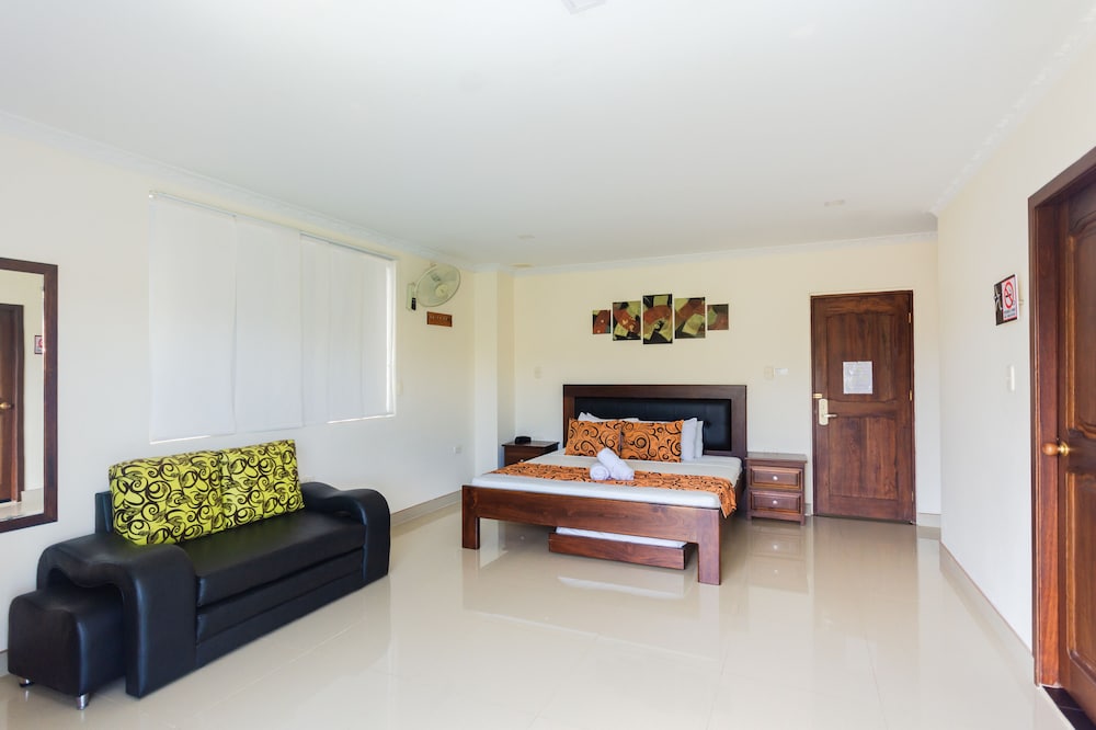 Deluxe Room, 1 Queen Bed with Sofa bed, Balcony photo 2
