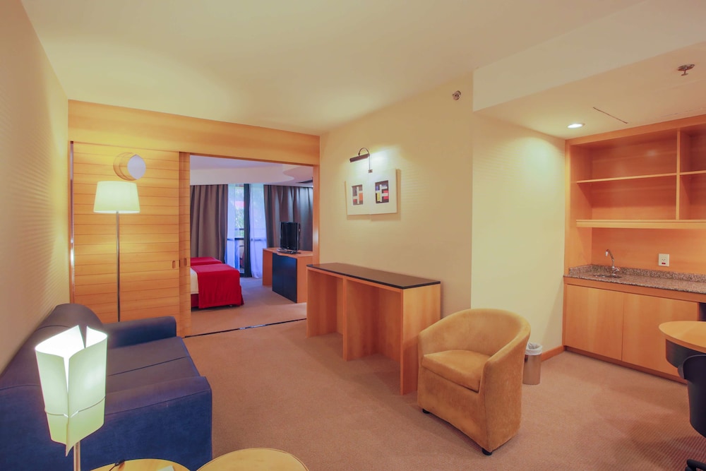 Deluxe Room, Multiple Beds - Photo 2