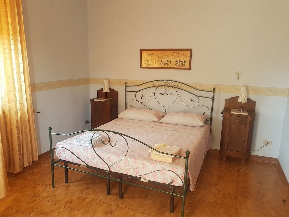 Double Room, Shared Bathroom photo 2