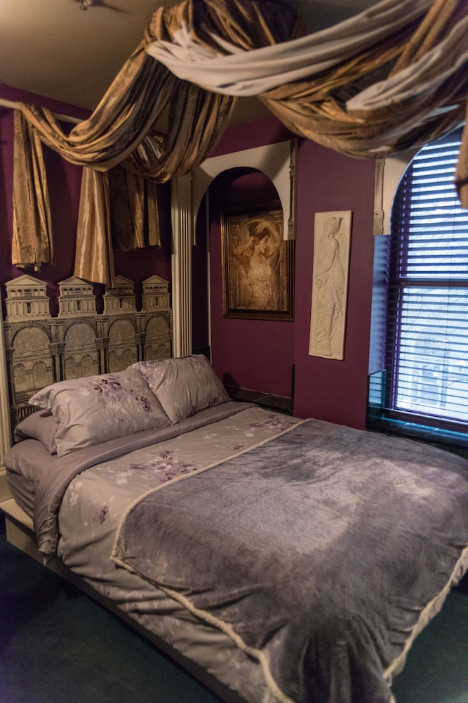 Standard Suite, 1 Queen Bed photo 3