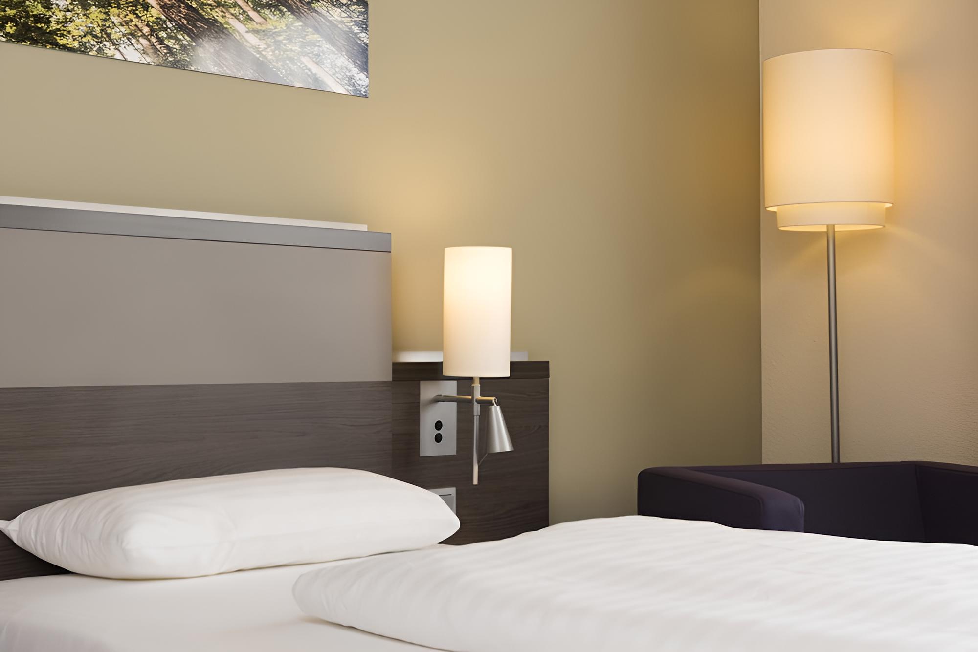 Standard Room, 1 Queen Bed photo 1