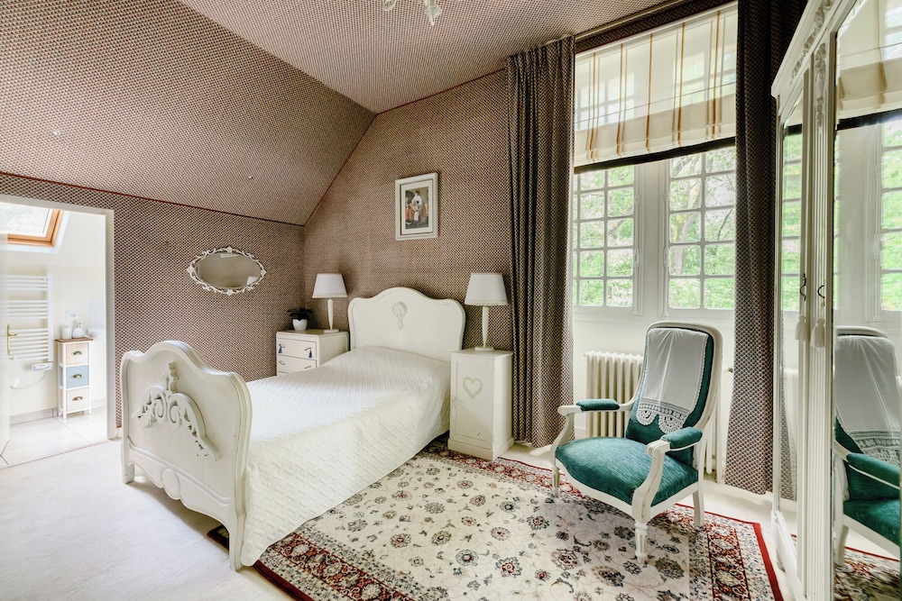 Double Room, Park View (Myrtille)