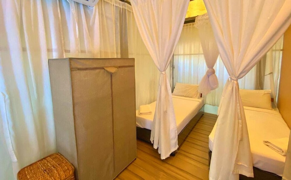 Family Glamping Tent - Photo 8