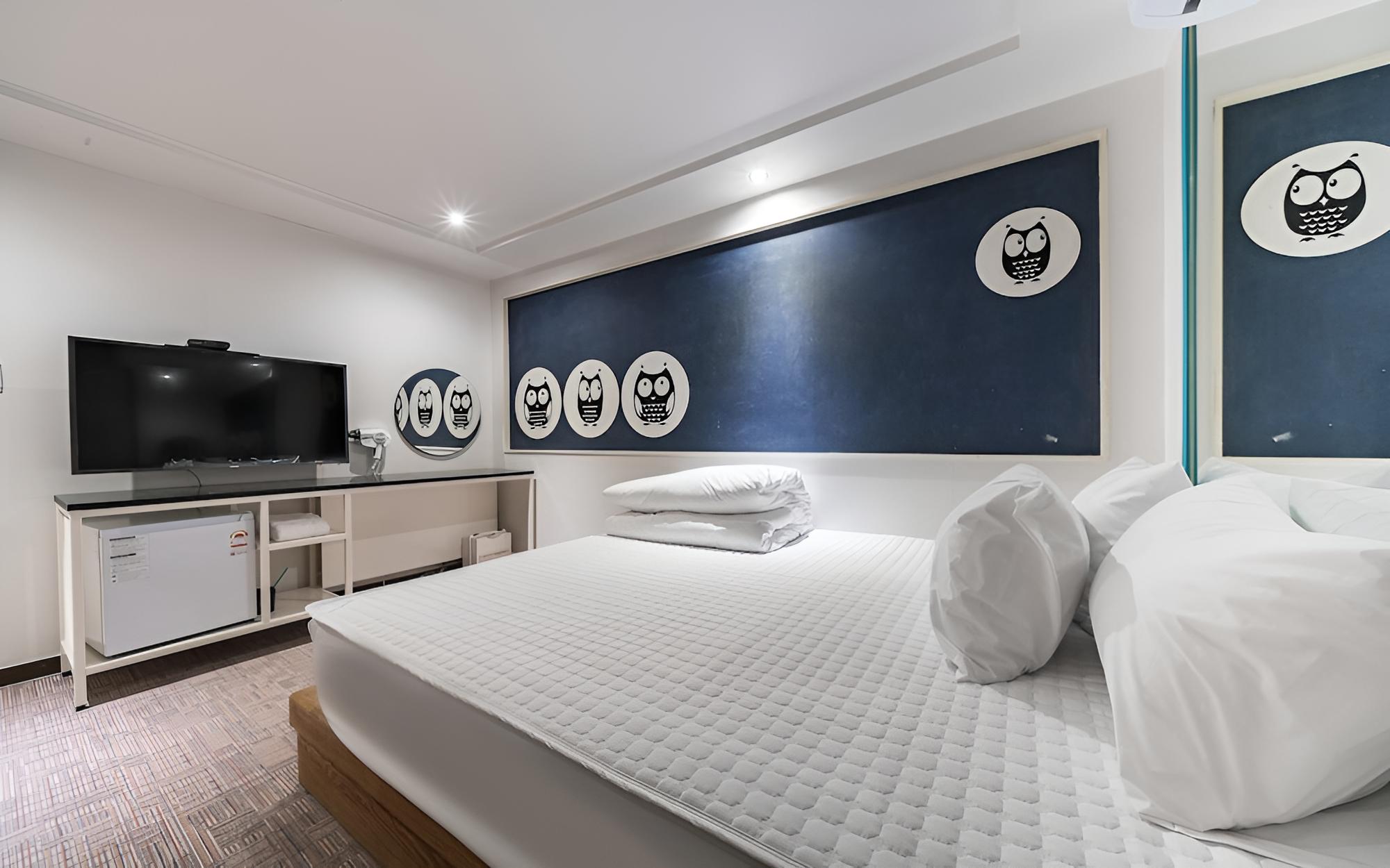 Room (Standard Room) - Photo 12
