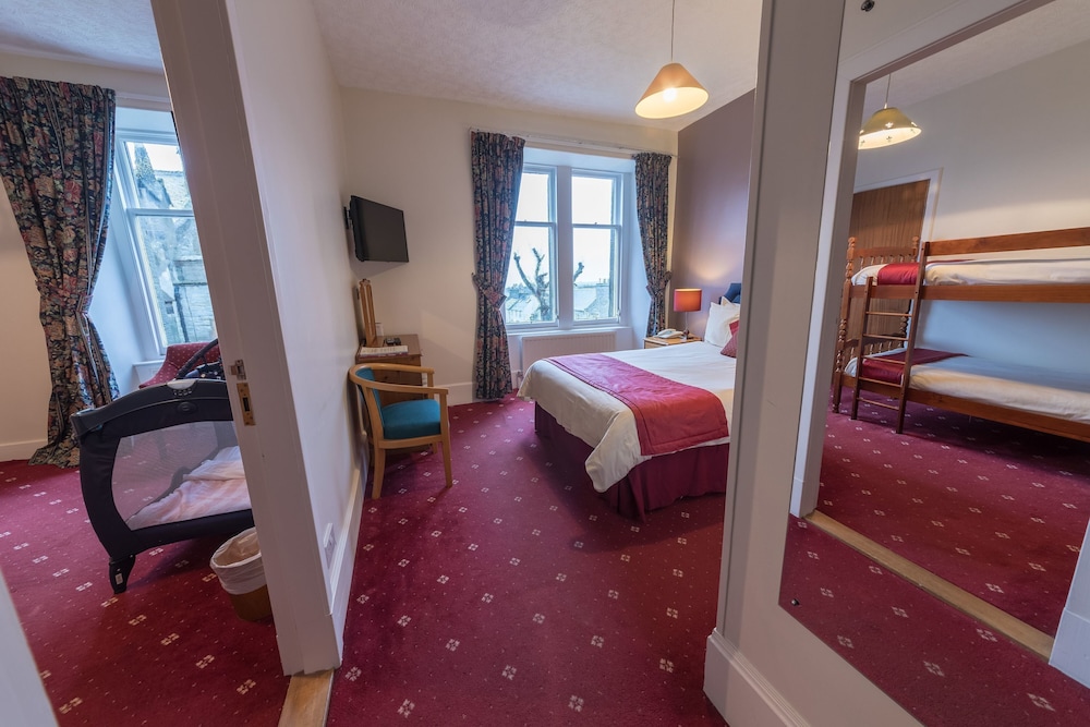 Family Room, 2 Double Beds, City View