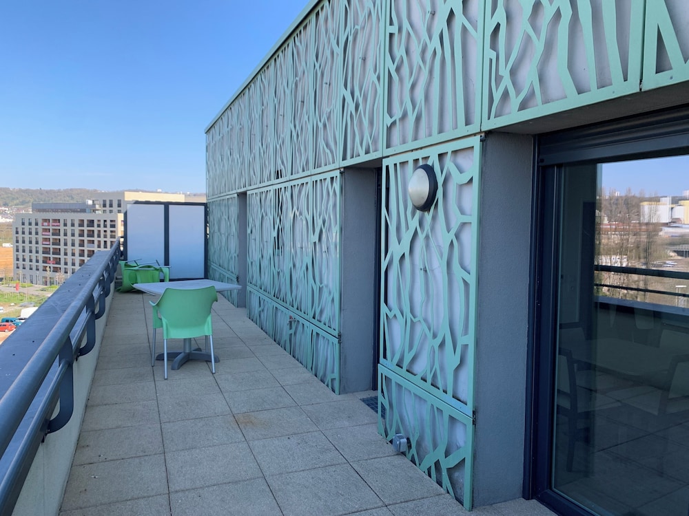 Two bedrooms apartment with terrace
