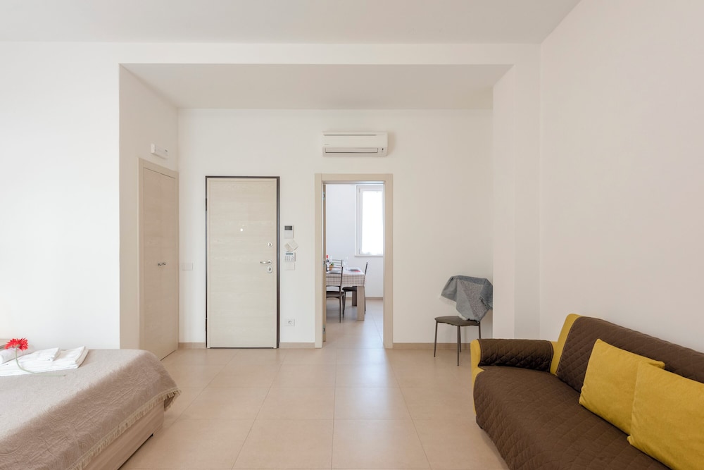 Family Apartment, Multiple Bedrooms (Suite 1 Ondina Viareggio 200m from) photo 3