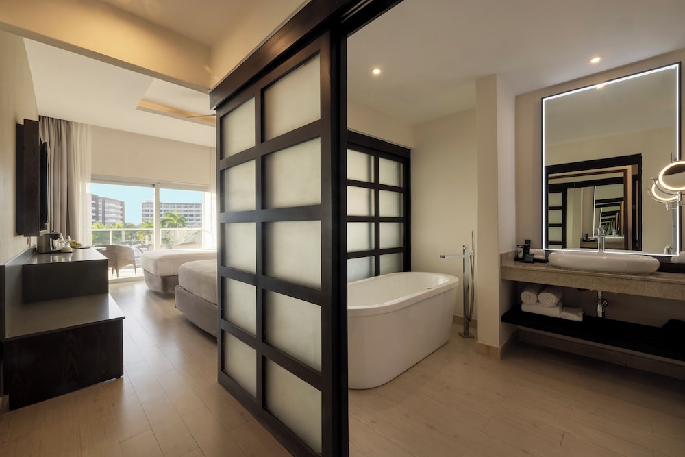 Luxury Junior Suite Ocean view Diamond Club photo 3