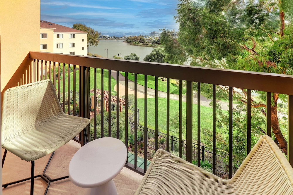 Deluxe Room, 2 Queen Beds (Water View) - Photo 5