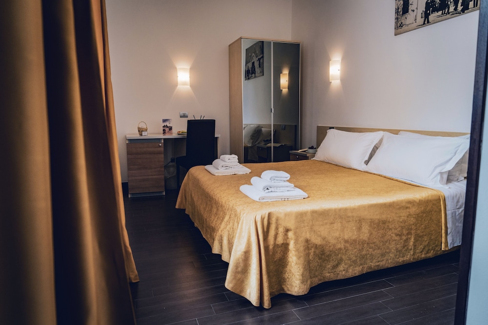 Klassisches Zimmer, 1 Schlafzimmer, mit eigenem Bad, Blick auf den Innenhof