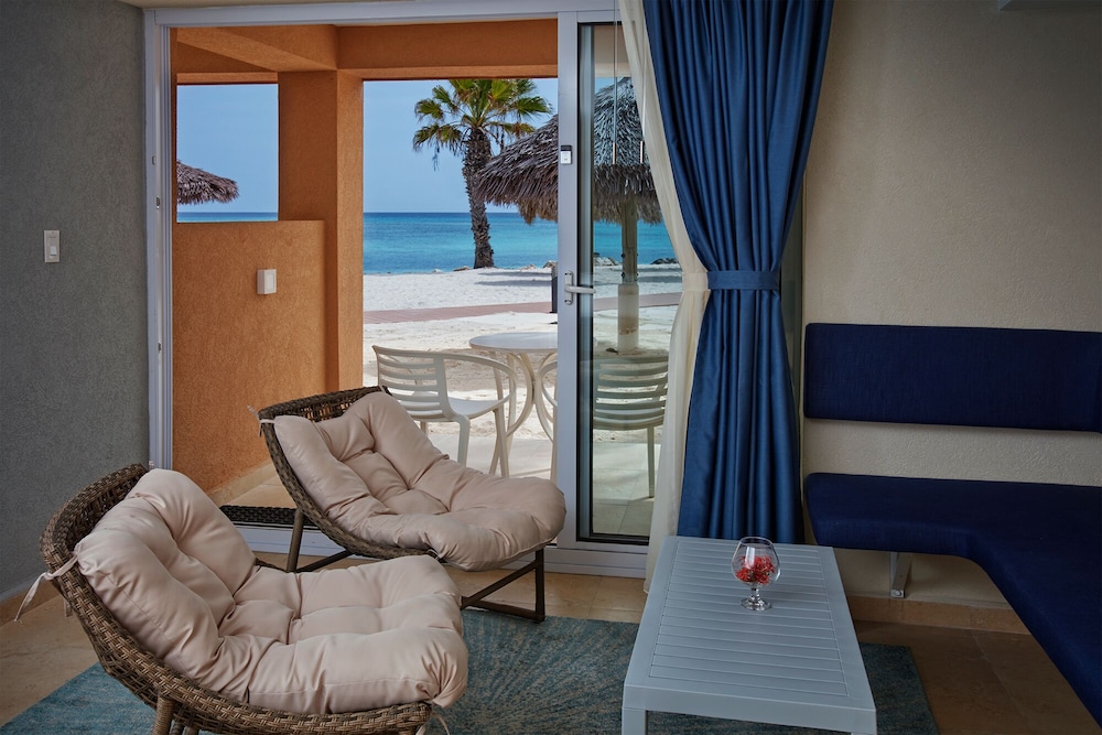 Deluxe Room, 2 Queen Beds, Oceanfront photo 3