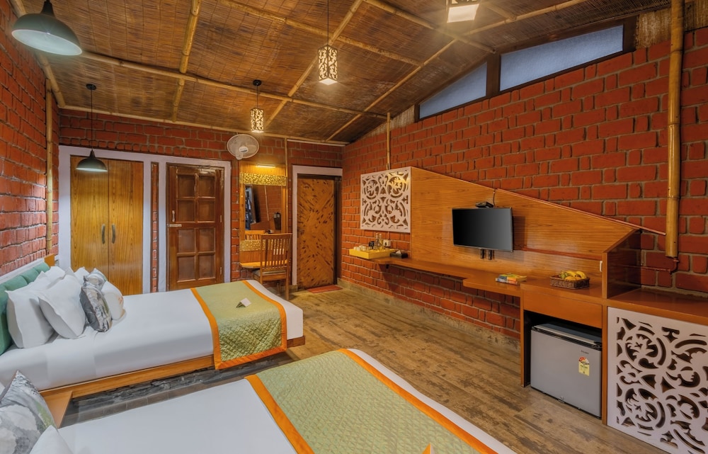 Family Room - Photo 6