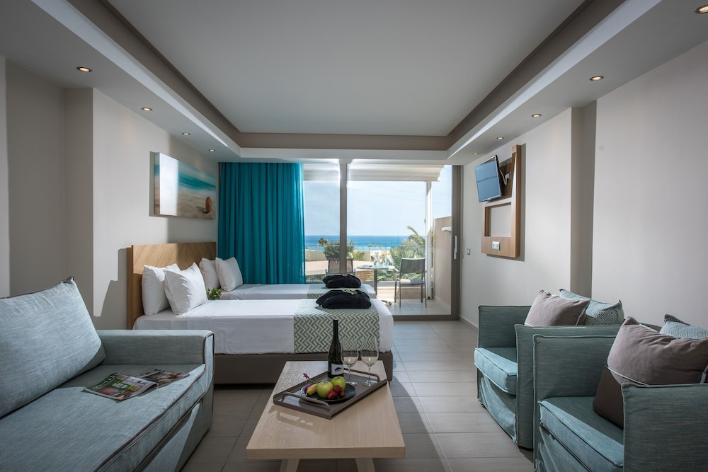 Split Level Deluxe Suite Sea View - Photo 1